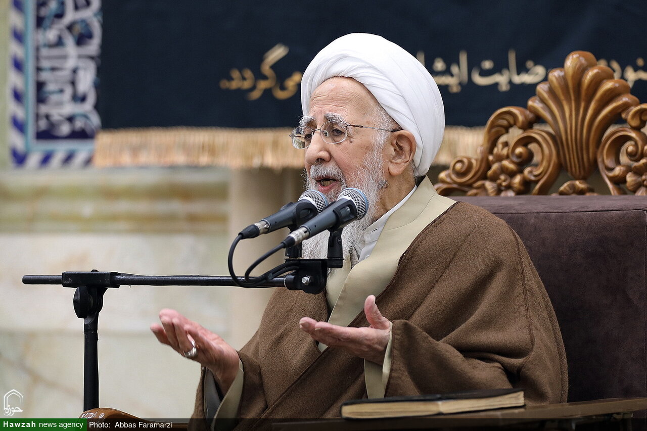 قوم کی بیداری دشمن کو پسپا کر دیتی ہے: آیت اللہ العظمیٰ جوادی آملی