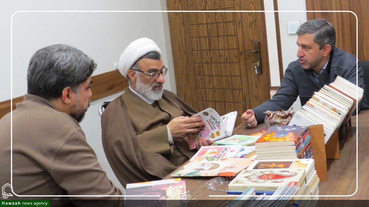 بازدید دبیر شورای عالی انقلاب فرهنگی از مرکز احیای اندیشه و سیره علوی+تصاویر