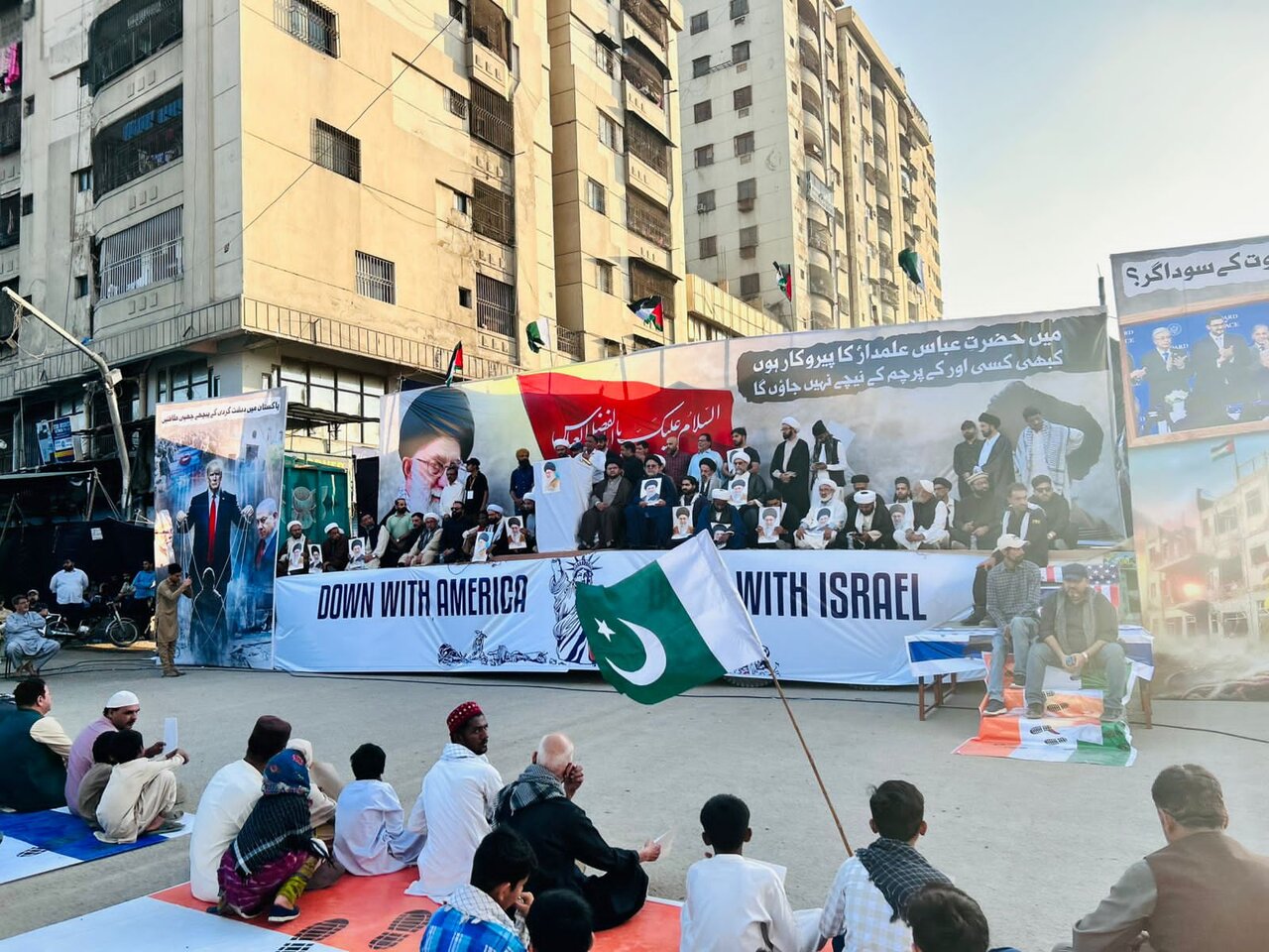 ایران پر کسی بھی امریکی حملے کو پاکستان پر حملہ تصور کیا جائے گا، پاکستانی عوام انقلابِ اسلامی کے ساتھ ہیں، مقررین