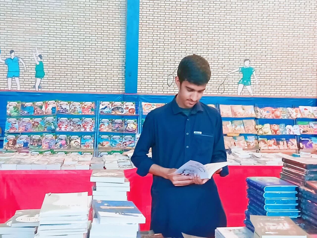 حضور طلاب حوزه علمیه علی‌بن‌ابی‌طالب(ع) در نمایشگاه کتاب ریگان