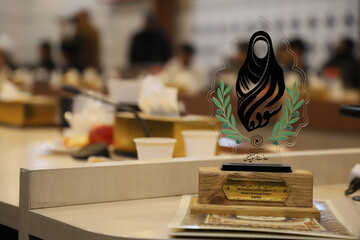 شاعران، رسانه‌ای قدرت‌مند در جریان سازی هستند