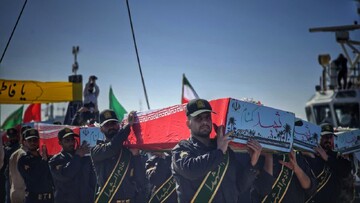 تصاویر/ پیکر مطهر ۸۵ شهید گمنام در آغوش گرم مردم خوزستان