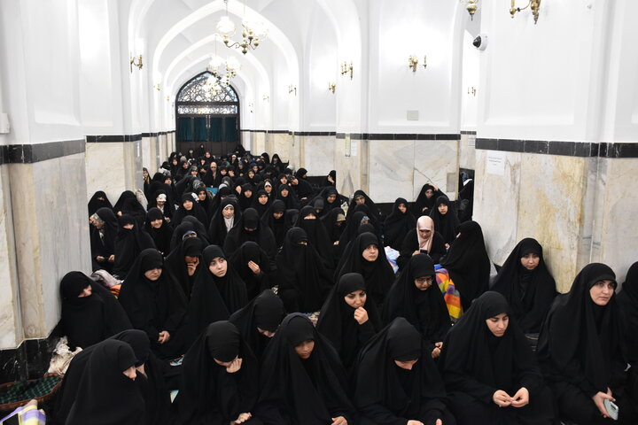 مراسم افتتاحیه اعتکاف طلبگی ۴۵۰ نفر از طلاب خواهر حوزه علمیه خراسان در حرم مطهر رضوی