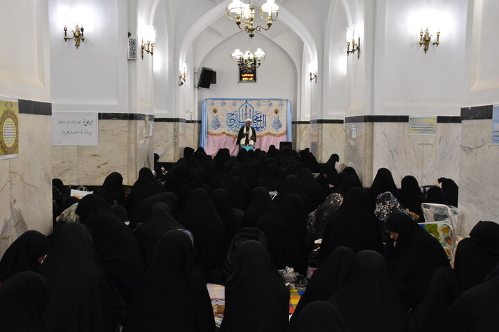 مراسم افتتاحیه اعتکاف طلبگی ۴۵۰ نفر از طلاب خواهر حوزه علمیه خراسان در حرم مطهر رضوی