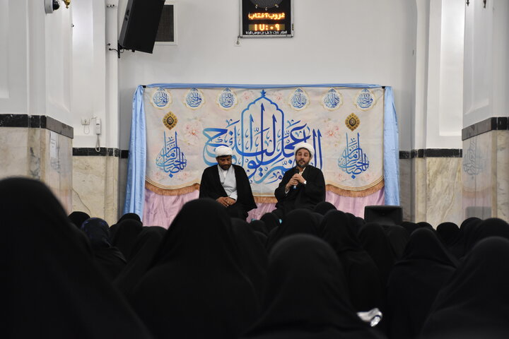 مراسم افتتاحیه اعتکاف طلبگی ۴۵۰ نفر از طلاب خواهر حوزه علمیه خراسان در حرم مطهر رضوی