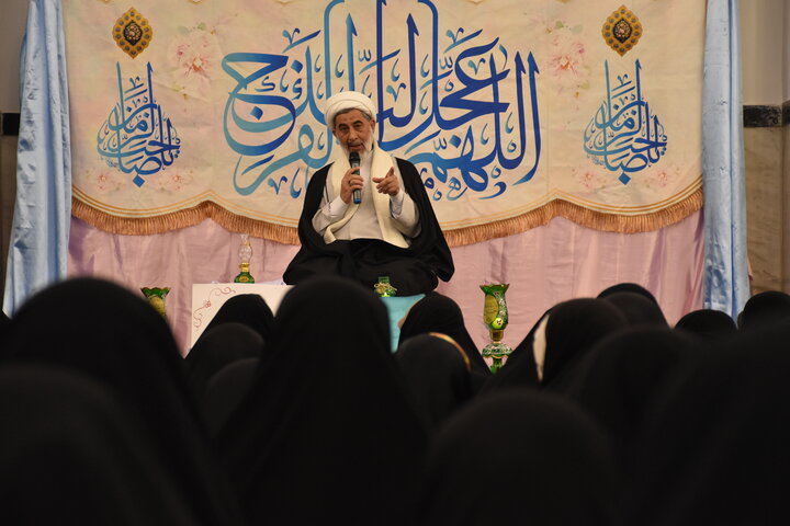 برگزاری درس اخلاق حجت‌الاسلام والمسلمین نظافت در جمع طلاب معتکف حرم مطهر رضوی
