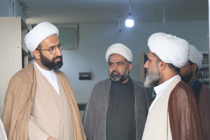 تصاویر/بازدید معاون امور طلاب و دانش‌آموختگان از مدرسه علمیه امام جعفر صادق علیه‌السلام قشم