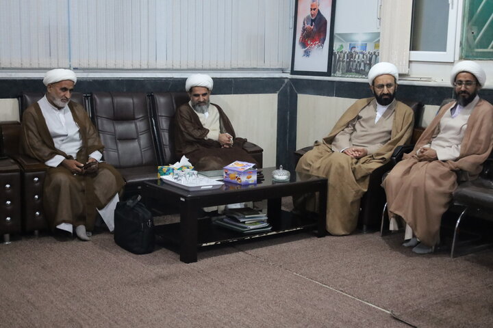 تصاویر/بازدید معاون امور طلاب و دانش‌آموختگان از مدرسه علمیه امام جعفر صادق علیه‌السلام قشم