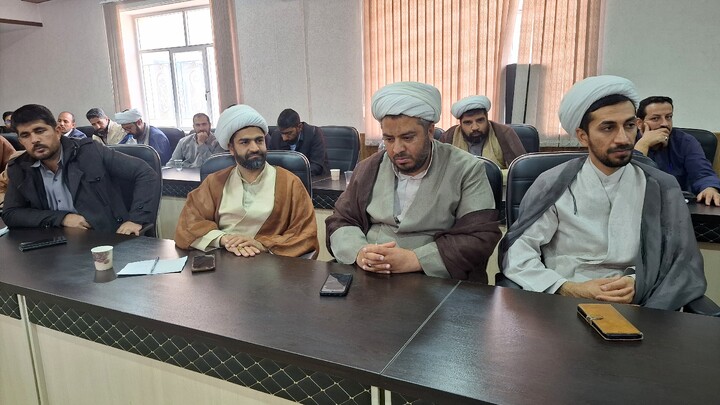 تصاویر/ نشست نمایندگان طلاب شاغل در آموزش‌ و پرورش شهرستان کرمان