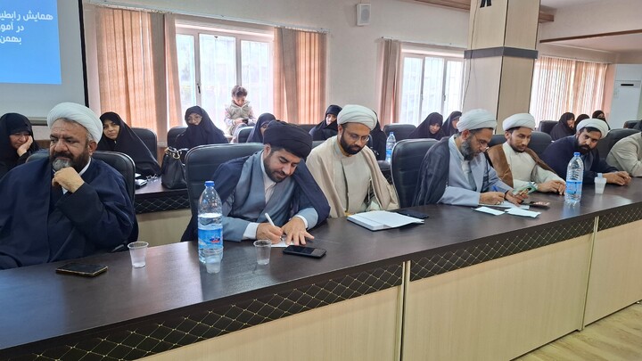 تصاویر/ نشست نمایندگان طلاب شاغل در آموزش‌ و پرورش شهرستان کرمان