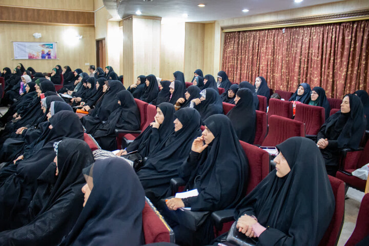 تصاویر | نشست مبلغات و فعالان فرهنگی ـ تبلیغی خواهران استان زنجان
