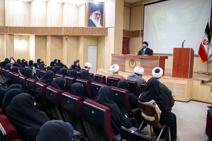 تصاویر | نشست مبلغات و فعالان فرهنگی ـ تبلیغی خواهران استان زنجان