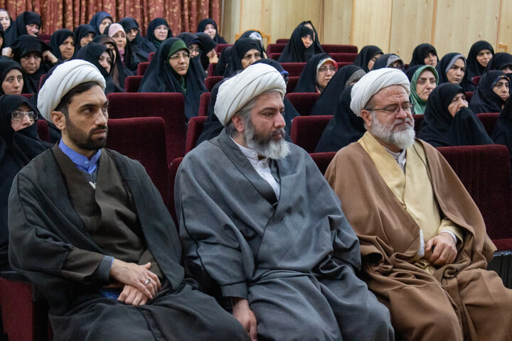 تصاویر | نشست مبلغات و فعالان فرهنگی ـ تبلیغی خواهران استان زنجان