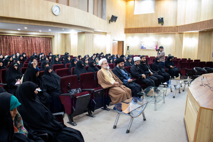 تصاویر | نشست مبلغات و فعالان فرهنگی ـ تبلیغی خواهران استان زنجان