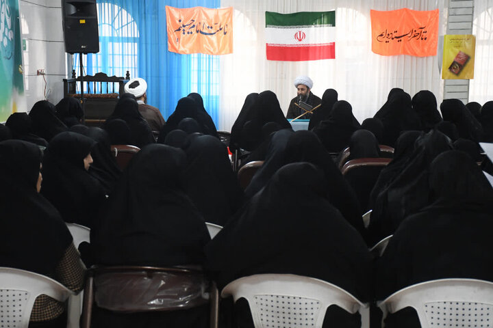 تصاویر/ نشست توانمندسازی بانوان فعال فرهنگی مساجد خوی
