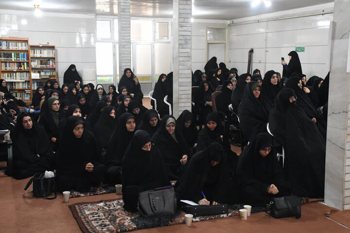 تصاویر/ نشست توانمندسازی بانوان فعال فرهنگی مساجد خوی