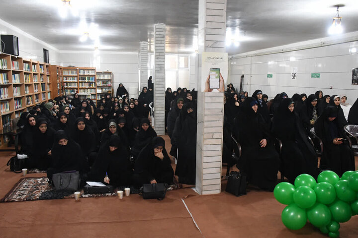 تصاویر/ نشست توانمندسازی بانوان فعال فرهنگی مساجد خوی