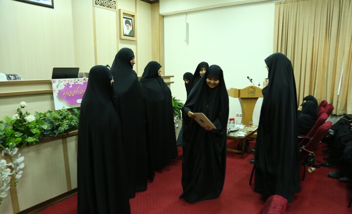 اختتامیه دوره‌های تربیت مترجم و تربیت پژوهشگر برگزار شد