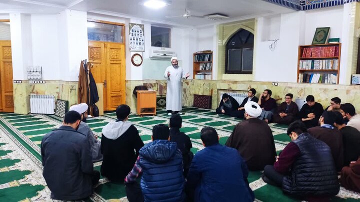 تصاویر/ ویژه برنامه پاسخ به شبهات ولایت فقیه در شهرستان لنگرود