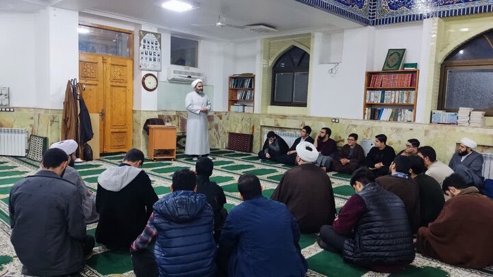 تصاویر/ ویژه برنامه پاسخ به شبهات ولایت فقیه در شهرستان لنگرود