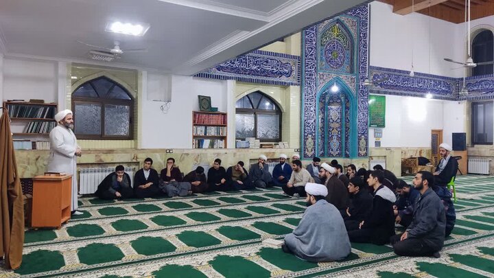 تصاویر/ ویژه برنامه پاسخ به شبهات ولایت فقیه در شهرستان لنگرود