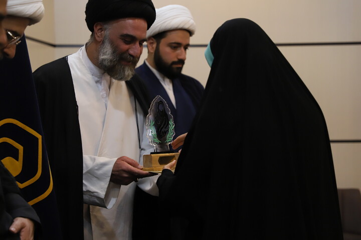 اختتامیهٔ کنگرهٔ بین المللی شعر زنان مقاومت