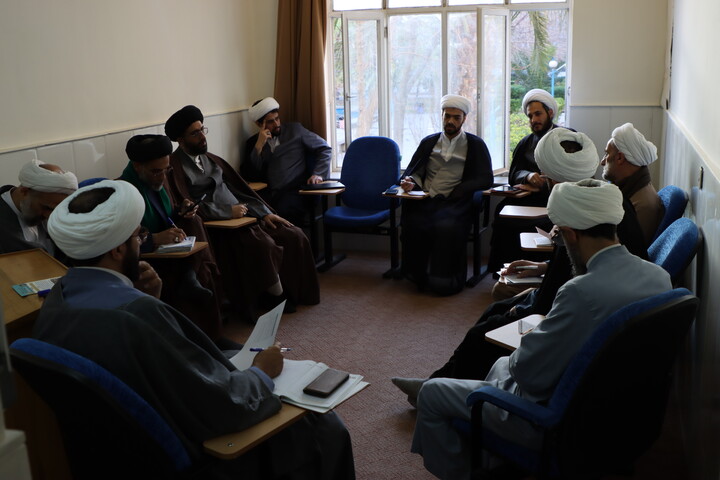 تصاویر / دومین اجلاسیه سالانه راهنمایان تهذیبی تربیتی مدارس علمیه کشور - 1