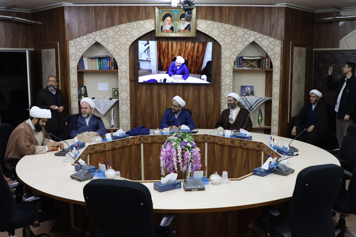 تصاویر / دومین اجلاسیه سالانه راهنمایان تهذیبی تربیتی مدارس علمیه کشور - 1