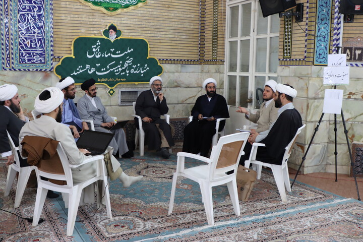 تصاویر / دومین اجلاسیه سالانه راهنمایان تهذیبی تربیتی مدارس علمیه کشور - 1