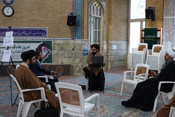 تصاویر / دومین اجلاسیه سالانه راهنمایان تهذیبی تربیتی مدارس علمیه کشور - 1