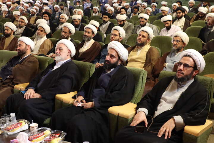 تصاویر / دومین اجلاسیه سالانه راهنمایان تهذیبی تربیتی مدارس علمیه کشور - 1