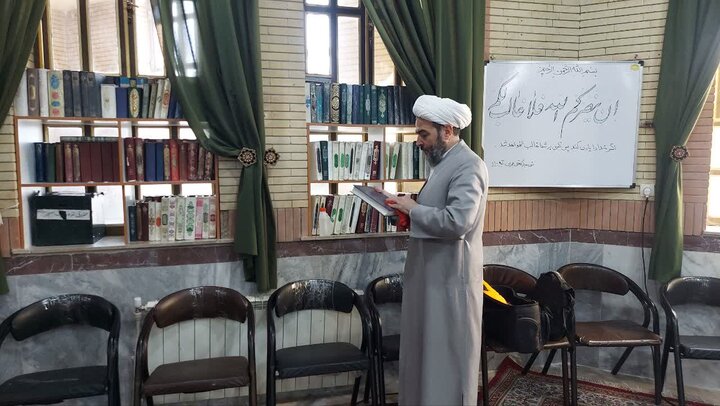 تصاویر/ غبارروبی مساجد بیجار در آستانه ماه میهمانی خدا