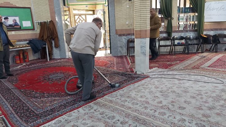 تصاویر/ غبارروبی مساجد بیجار در آستانه ماه میهمانی خدا