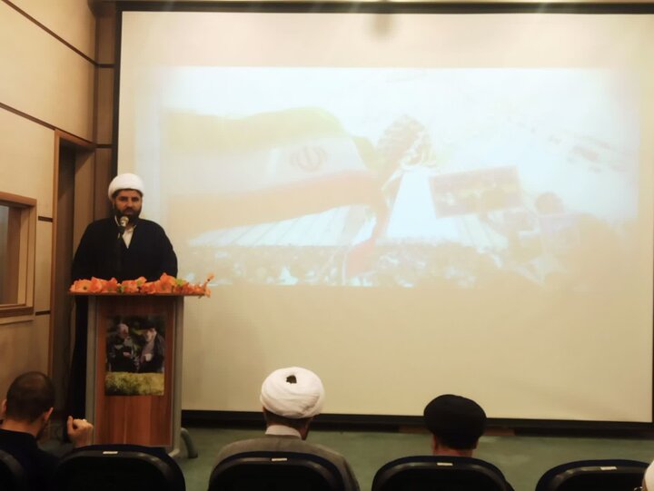 تصاویر/نشست سفیران زندگی با آیه‌ها در کامیاران؛ تأکید بر تقویت فعالیت‌های قرآنی