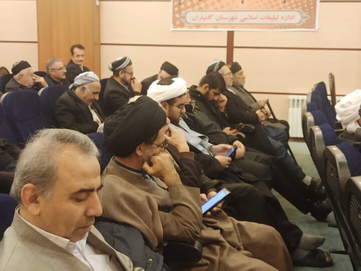 تصاویر/نشست سفیران زندگی با آیه‌ها در کامیاران؛ تأکید بر تقویت فعالیت‌های قرآنی