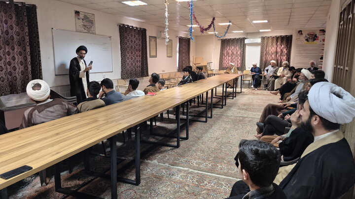 تصاویر/ درس اخلاق نماینده ولی فقیه در کاشان