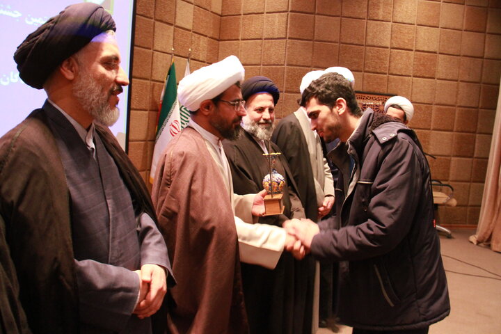 تصاویر/ اختتامیه هشتمین جشنواره استانی علامه حلی(ره) چهارمحال و بختیاری
