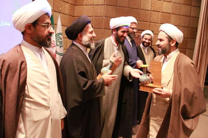 تصاویر/ اختتامیه هشتمین جشنواره استانی علامه حلی(ره) چهارمحال و بختیاری

