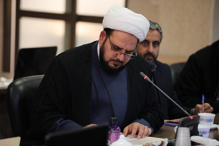 نشست بررسی ظرفیت های مشترک حوزه های علمیه و پژوهشگاه علوم و معارف انقلاب اسلامی