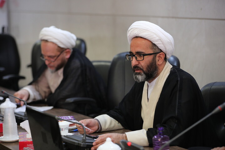 نشست بررسی ظرفیت های مشترک حوزه های علمیه و پژوهشگاه علوم و معارف انقلاب اسلامی