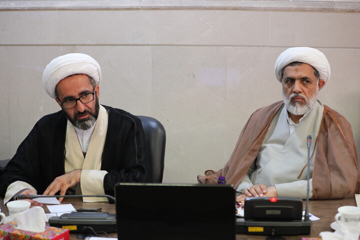 نشست بررسی ظرفیت های مشترک حوزه های علمیه و پژوهشگاه علوم و معارف انقلاب اسلامی