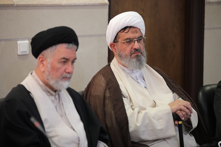 نشست بررسی ظرفیت های مشترک حوزه های علمیه و پژوهشگاه علوم و معارف انقلاب اسلامی