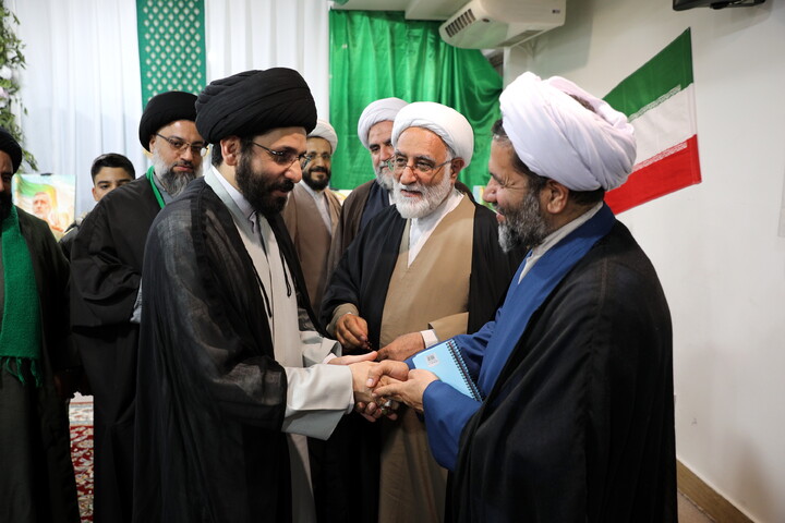 جلسه تبیینی برای دوره دانش افزایی مدیران مدارس حوزه علمیه قم در مشهد مقدس