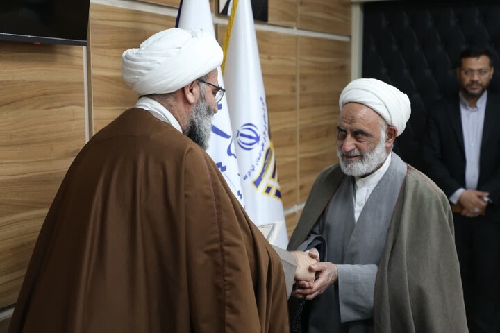 تصاویر/ گردهمایی ائمه جماعات و مبلغین شهرستان سمنان با حضور نماینده ولی‌فقیه در استان