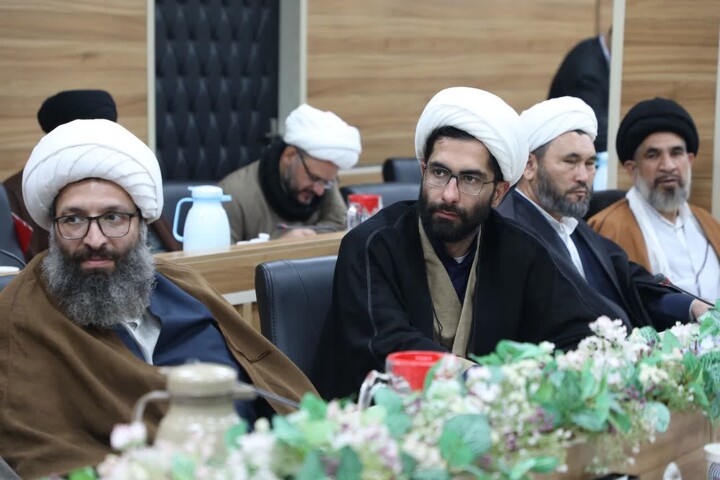 تصاویر/ گردهمایی ائمه جماعات و مبلغین شهرستان سمنان با حضور نماینده ولی‌فقیه در استان