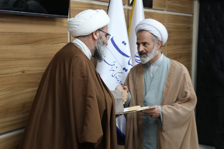 تصاویر/ گردهمایی ائمه جماعات و مبلغین شهرستان سمنان با حضور نماینده ولی‌فقیه در استان