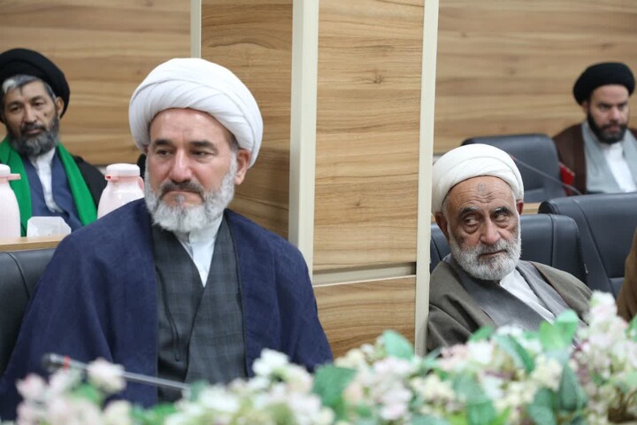 تصاویر/ گردهمایی ائمه جماعات و مبلغین شهرستان سمنان با حضور نماینده ولی‌فقیه در استان