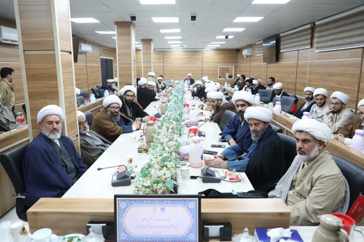 تصاویر/ گردهمایی ائمه جماعات و مبلغین شهرستان سمنان با حضور نماینده ولی‌فقیه در استان