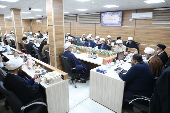 تصاویر/ گردهمایی ائمه جماعات و مبلغین شهرستان سمنان با حضور نماینده ولی‌فقیه در استان