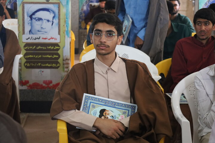 تصاویر/دیدار معاون امورطلاب و دانش‌آموختگان حوزه های علمیه با طلاب و والدین مدرسه علمیه حضرت ابوالفضل (ع) بندرعباس